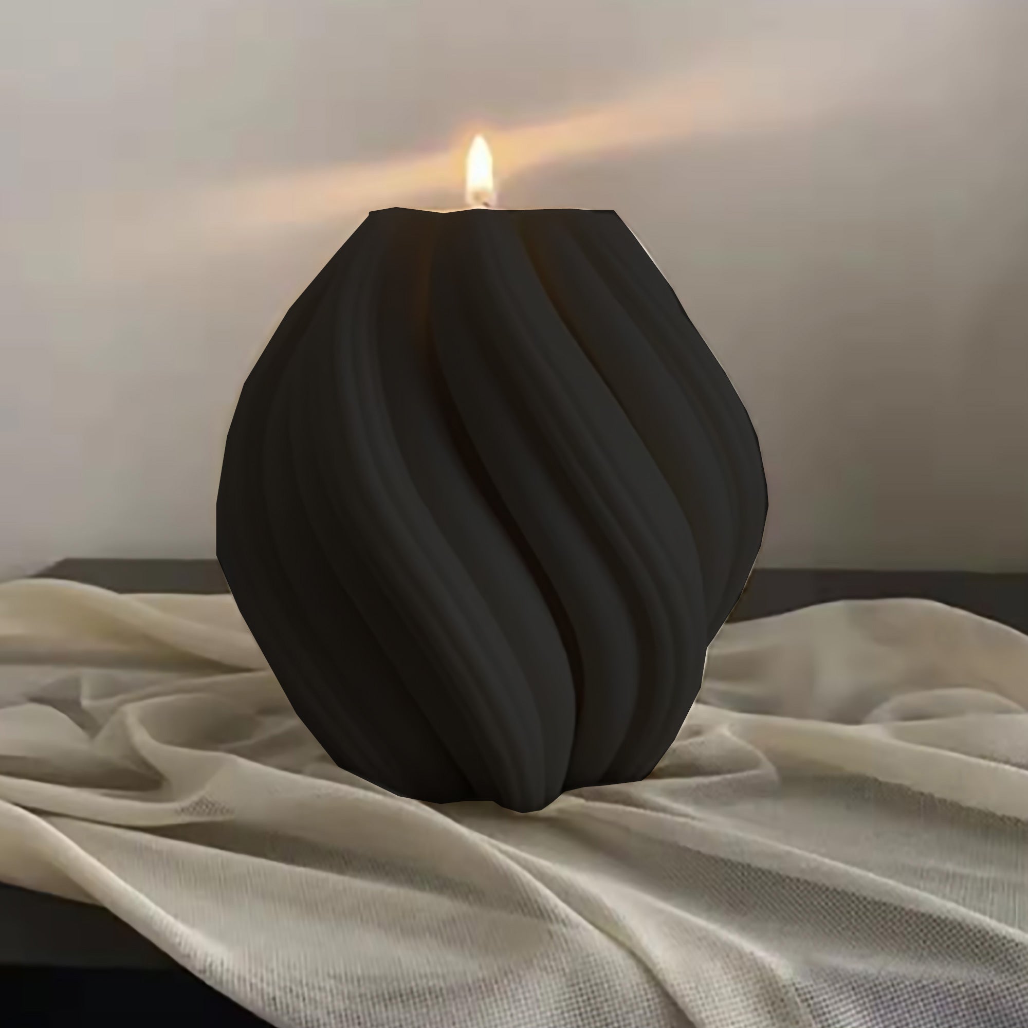 Swirl Candle-Black-Cranberry