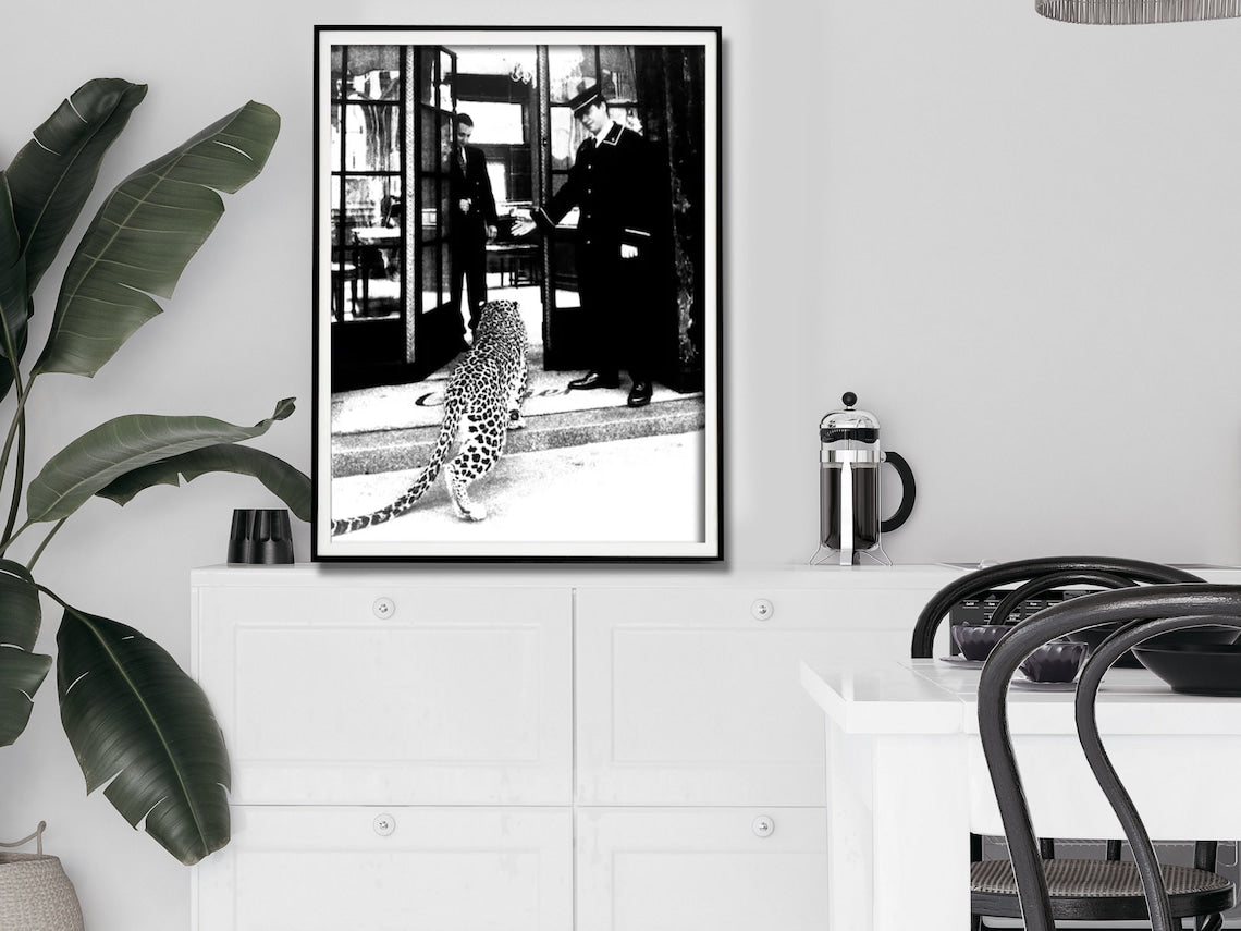 NNEDSZ Wall Art 60cmx90cm Luxury Brand Leopard Jewelry Shop Poster, Black Frame Canvas